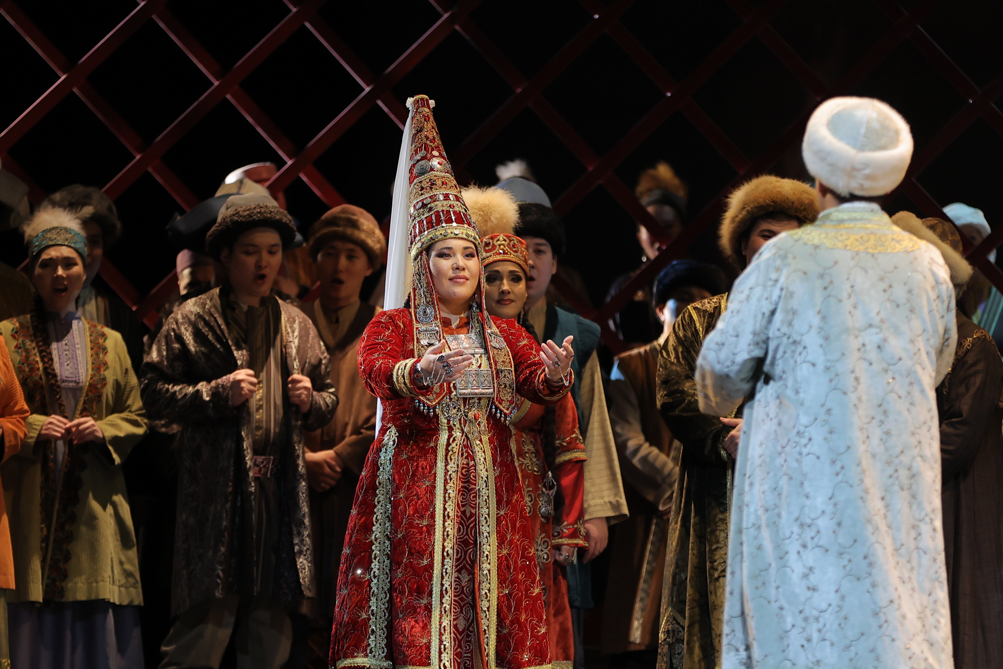 Ұйықтап жатқан әйелдің кеудесі арасындағы порно секс